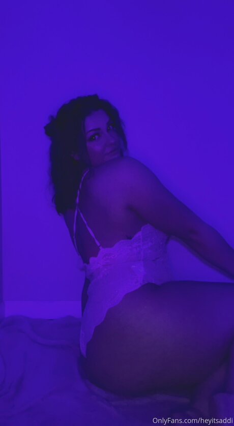 Heyitsaddi OnlyFans explizite Inhalte