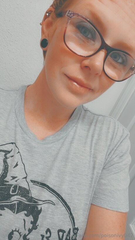 Poisonivy042 OnlyFans Nackt