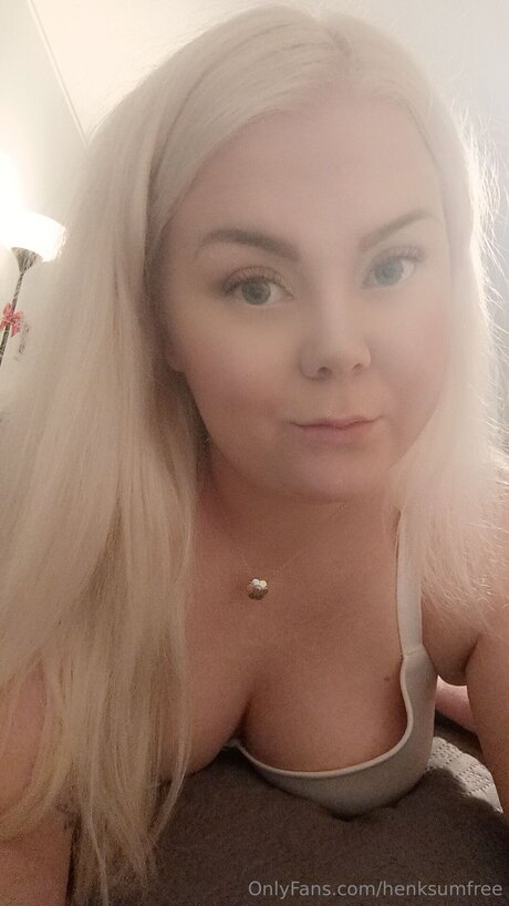 Henksumfree OnlyFans Model Bilder