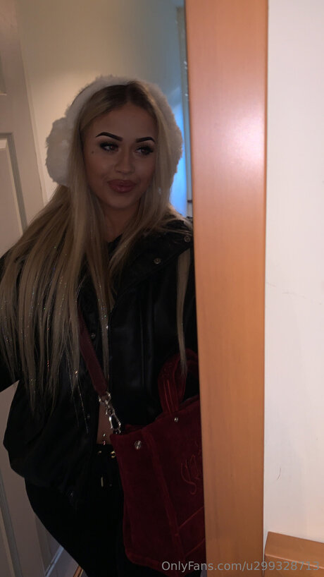 U299328713 OnlyFans Pornografie