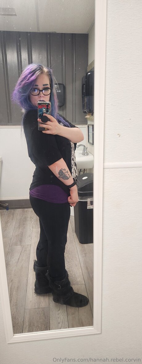 Hannah Rebel Corvin Nacktbilder von OnlyFans