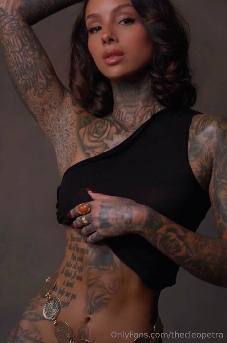Thecleopetra OnlyFans Nacktfotos