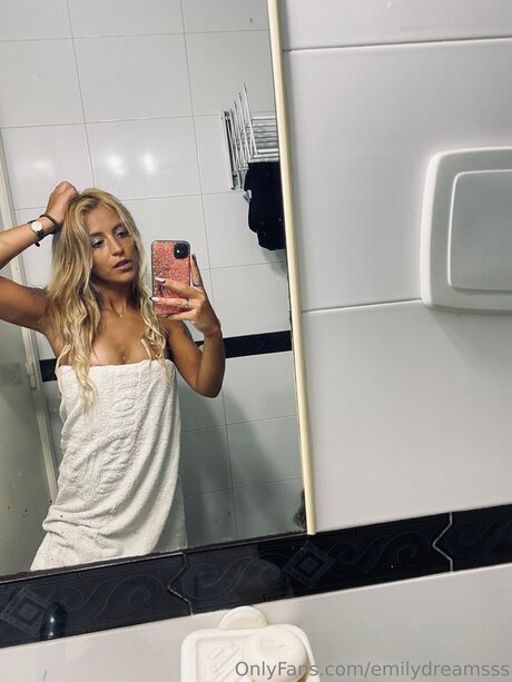 Emilydreamsss OnlyFans-Bilder
