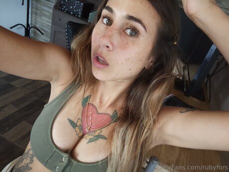 Rubimorin Brüste OnlyFans