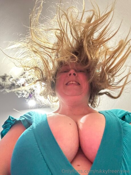 Nikkyfreenylee OnlyFans Pornografie