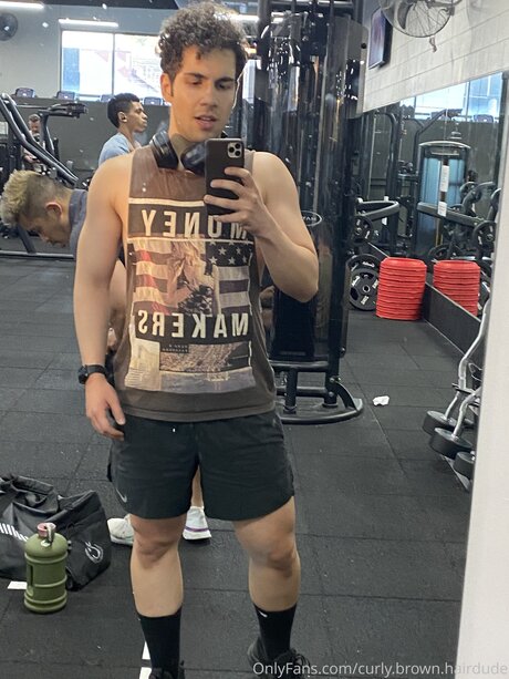 Curly Brown Hairdude OnlyFans-Fotos