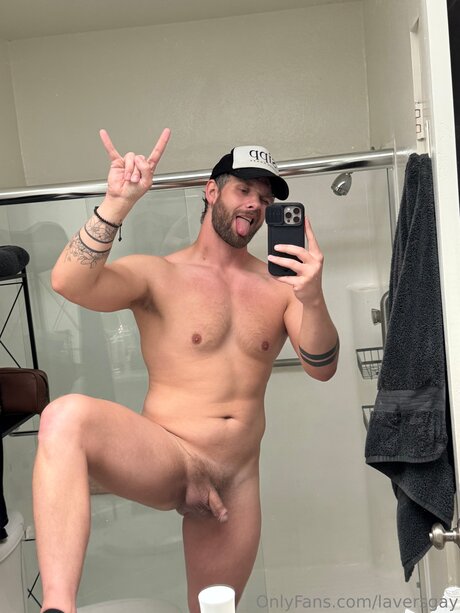 Laversgay NurlyFans-Brüste