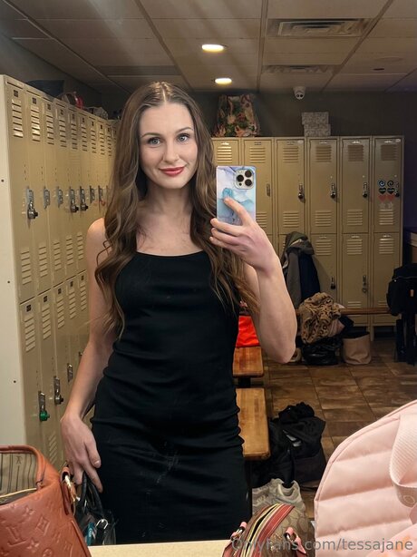 Tessajane Nacktpornos auf OnlyFans