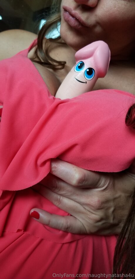 Naughtynatasha4u OnlyFans Bilder