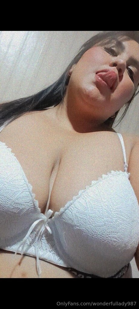 Wonderfullady987 NSFW OnlyFans