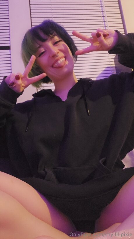 Shy Lil Pixie Gratis OnlyFans