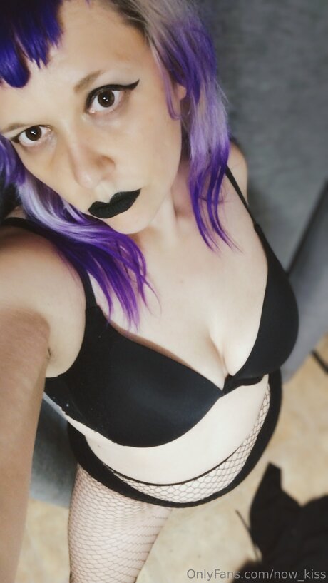 Now Kiss Oben ohne OnlyFans