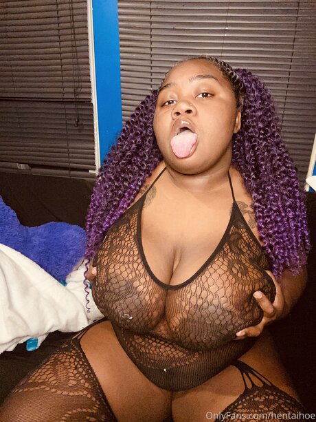 Hentaihoe OnlyFans Star