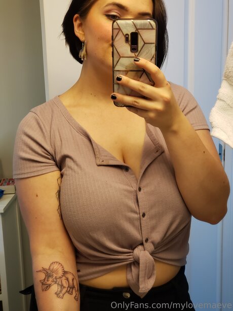 Mylovemaeve OnlyFans Nacktbilder geleakt