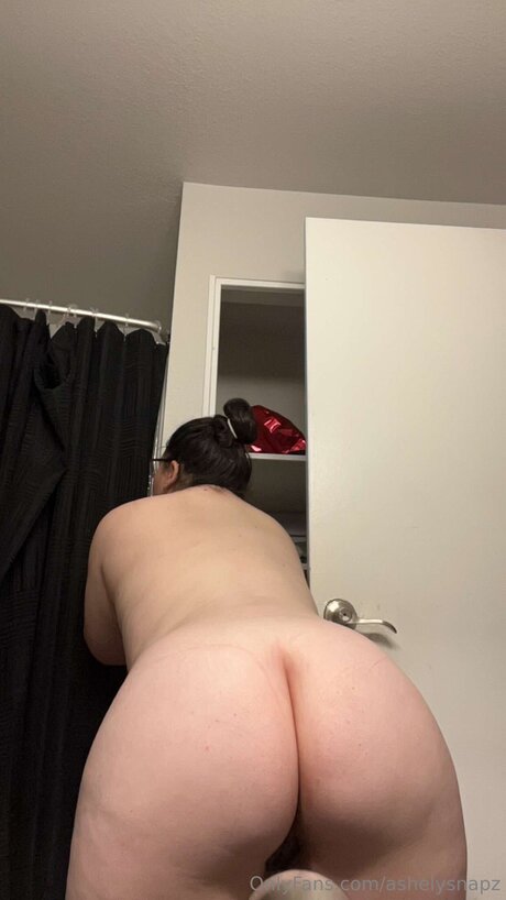 Ashsnapz OnlyFans Leak