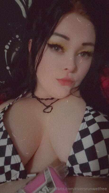 Riversrunwetfree OnlyFans Model Fotos