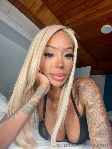 Desiwiththetatts OnlyFans geleakte Pornografie