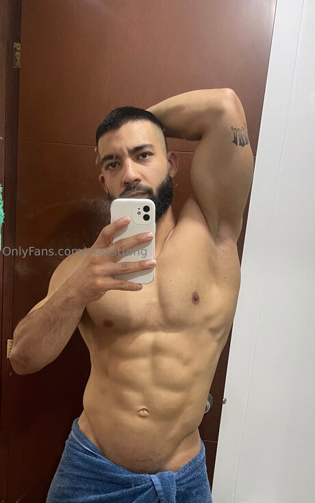 Maxstrong Brüste OnlyFans