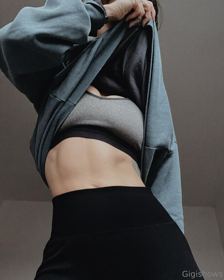 Gigi Shows Leaked OnlyFans Nacktbilder