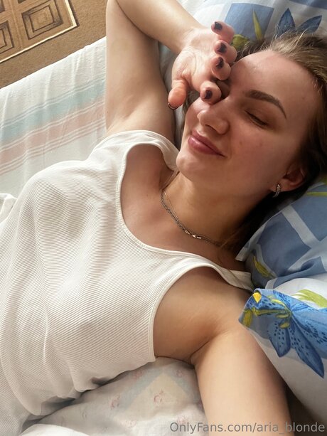 Aria Blonde Nacktporno OnlyFans