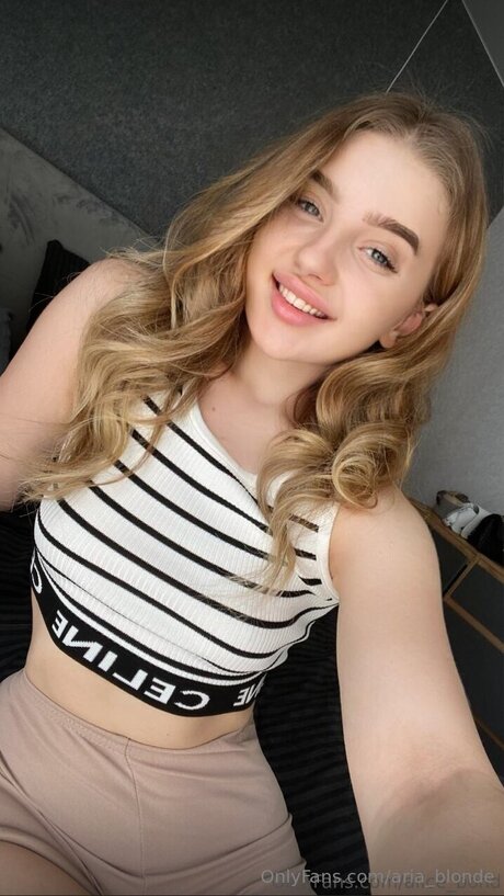 Aria Blonde OnlyFans Nacktbilder