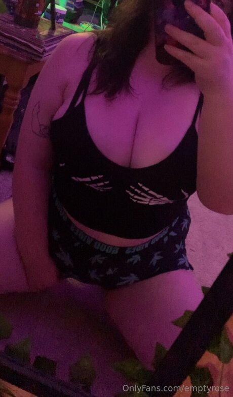 Emptyrose OnlyFans-Leak