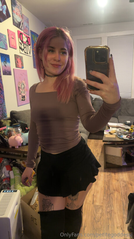 Petitegoddessj OnlyFans Sex