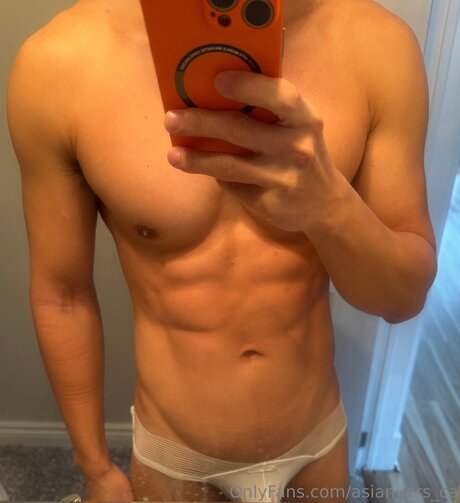 Asianvers Ca OnlyFans-Fotos