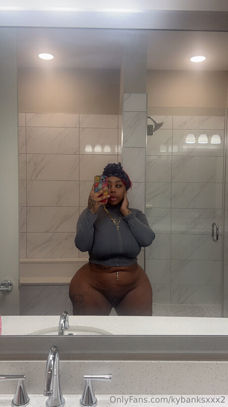 Kybanksxxx2 OnlyFans-Model