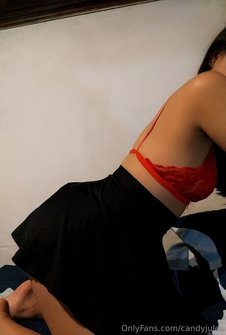 Candyjules OnlyFans Striptease