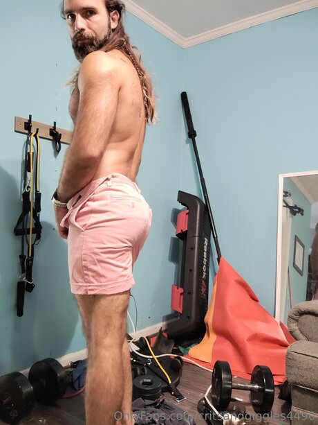 Critsandgiggles4490 OnlyFans geleakte Pornografie