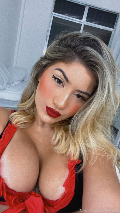 Mavimag OnlyFans Pornografie