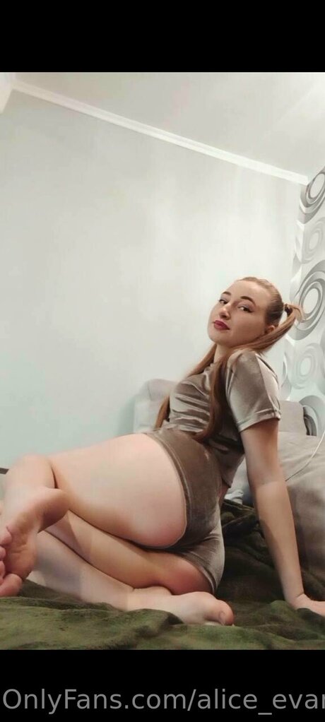 Alice Evanss Strip OnlyFans