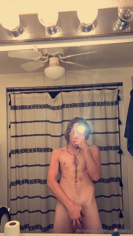 Uknowty OnlyFans geleakter Pornografie