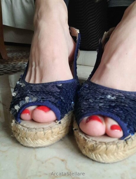 Arcatastellare Nacktbilder von OnlyFans geleakt