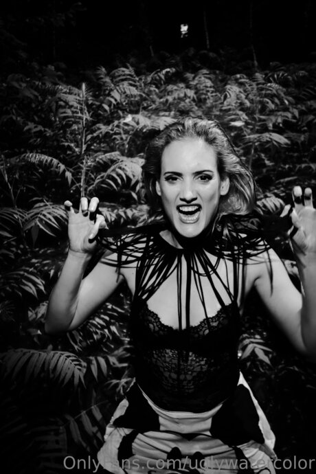 Uglywatercolor Nacktbilder auf OnlyFans