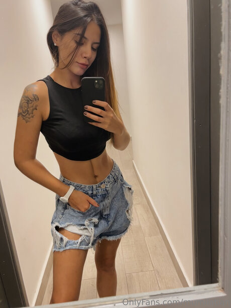 Mumilatian OnlyFans Inhalte