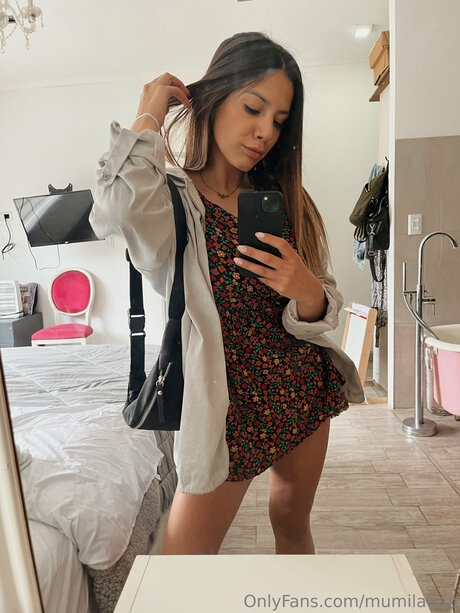 Mumilatian Oben ohne OnlyFans