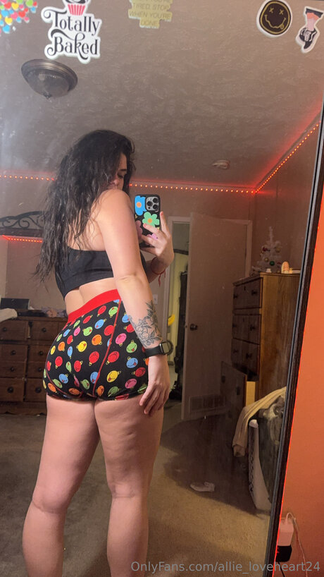 Allie Loveheart24 OnlyFans Fotos