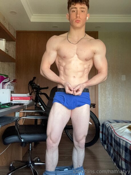 Halfnatyy Leak von OnlyFans Pornografie