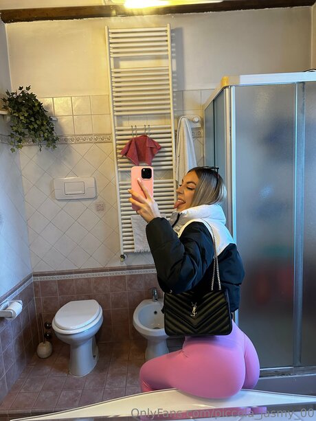 Piccola Jasmy 00 OnlyFans Nackt