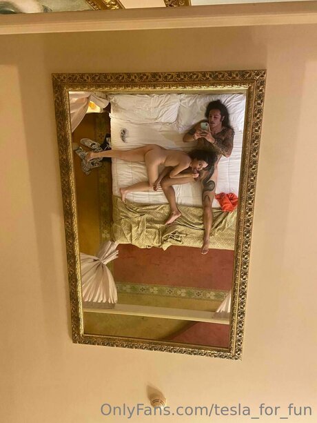 Tesla For Fun Nackt OnlyFans