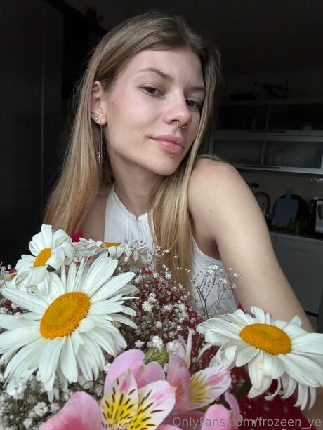 Frozeen Ye OnlyFans Nacktbilder