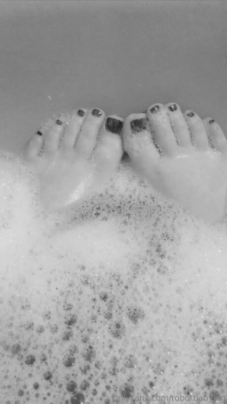 Robotbabylon OnlyFans-Model