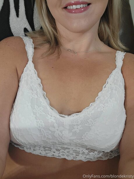 Blondekristy Neue geleakte OnlyFans-Inhalte