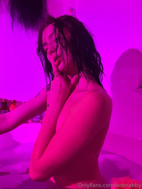 Edenxbby OnlyFans Arsch Leak