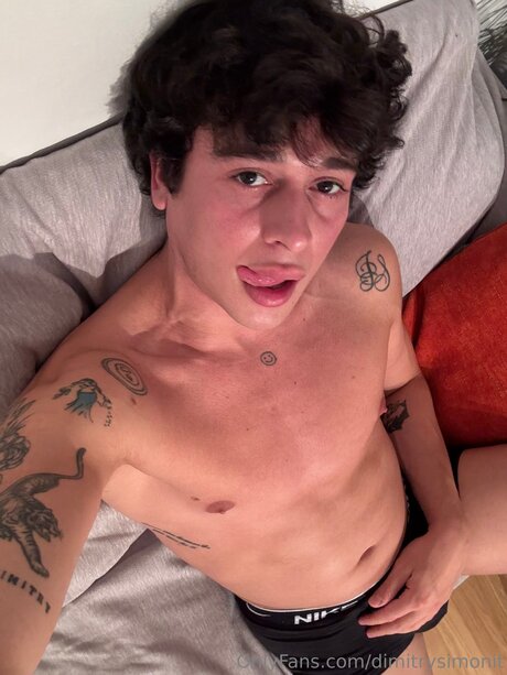 Dimitrysimonit OnlyFans Bilder