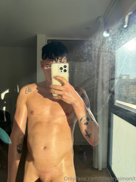 Dimitrysimonit Titten OnlyFans