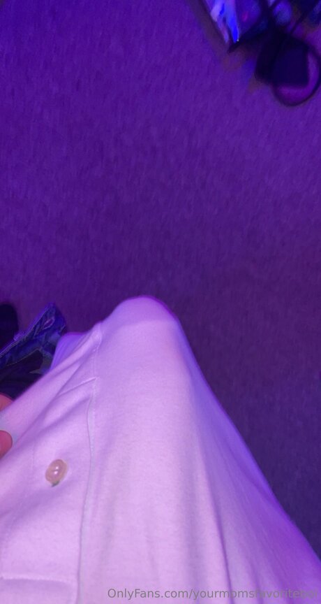 Yourmomsfavoriteboi Neue geleakte OnlyFans-Inhalte