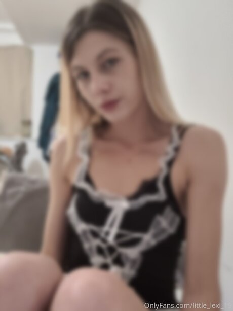 Little Lexi 19 OnlyFans Nacktbilder